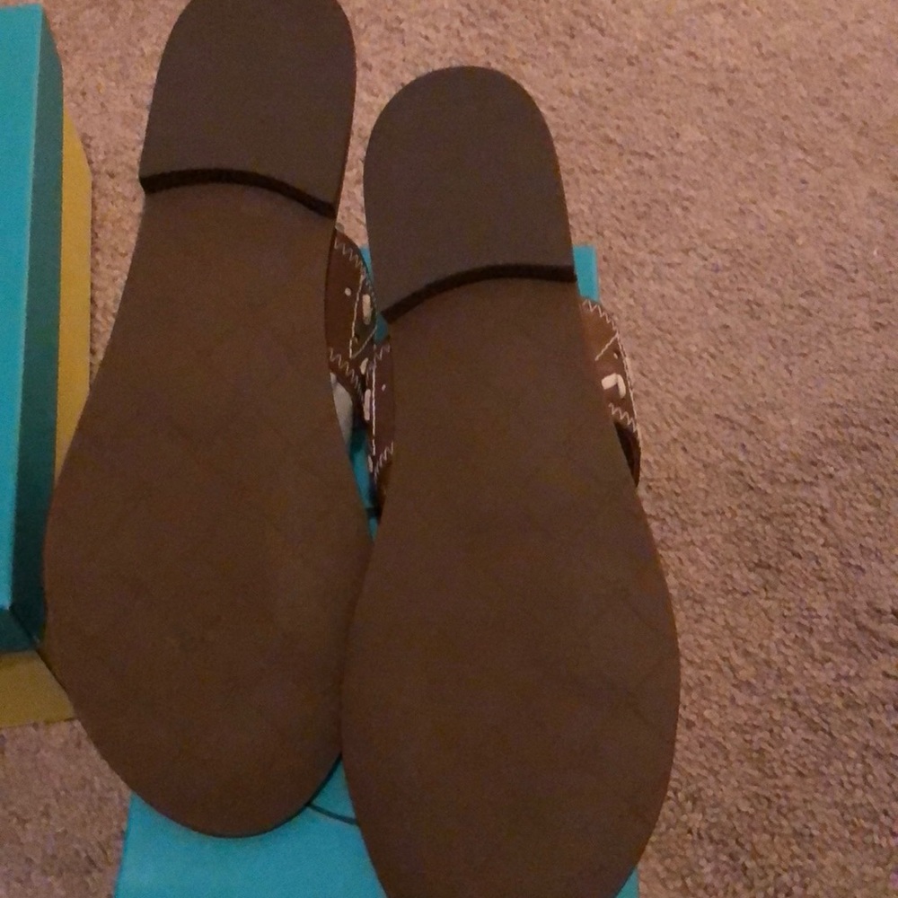 Shoes - Picture 8 of 8